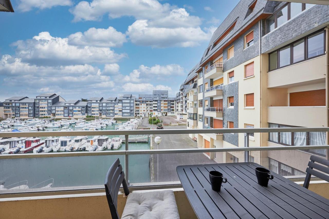 Juno Marina Apartment Courseulles-sur-Mer Bagian luar foto